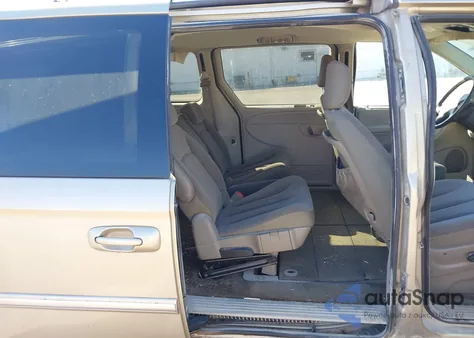 2006 Chrysler Town & Country Touring z USA, uszkodzony, nr VIN 2A4GP54L46R919617